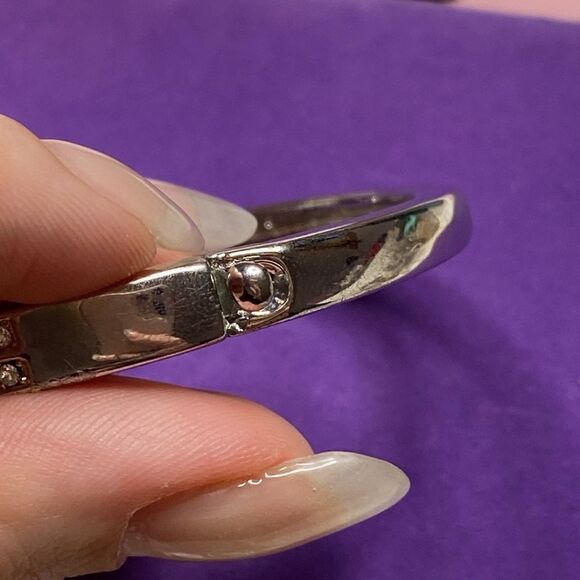 💛 White Gold Plated CZ Bangle Bracelet - Picture 4 of 4